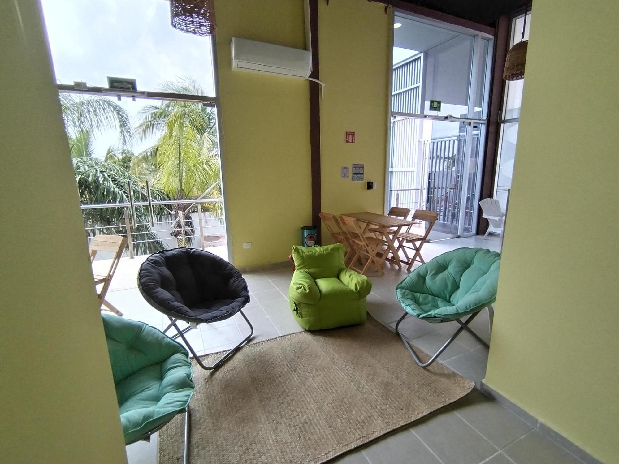 Hostel Tropico 20 Pdc Playa del Carmen Exteriör bild